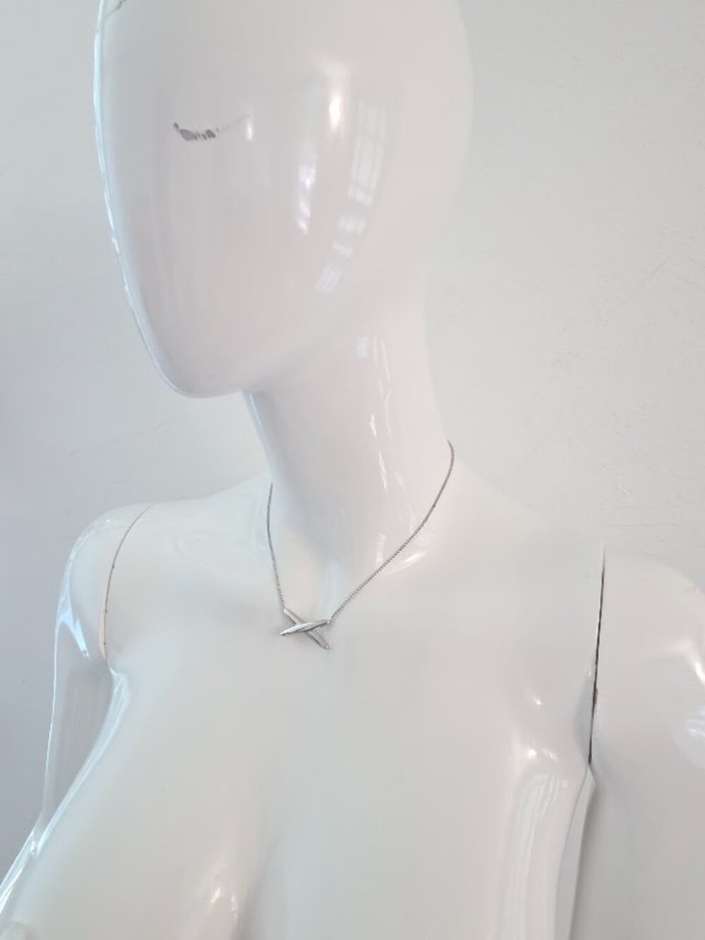 Silver Tone Minimalist Crossed X Pendant Necklace Adjustable - Picture 11 of 16